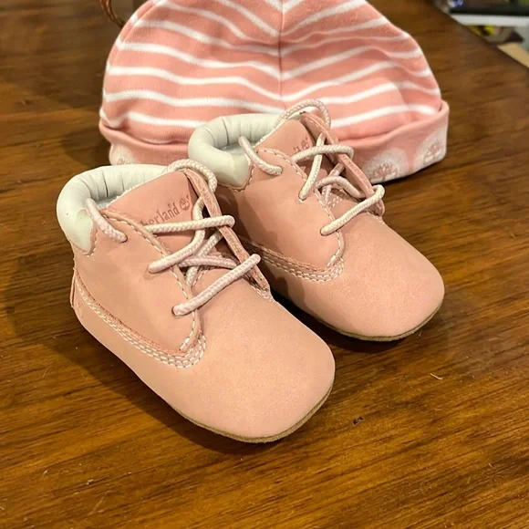 Timberland Infant Crib Booties Boots + Hat gift set pink Baby Shoes Girls Sizes - Picture 2 of 14